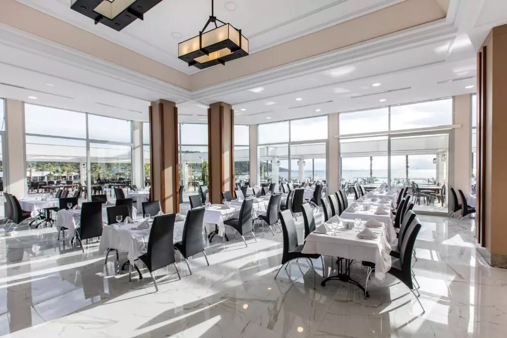 پالم وینگز بیچ ریزورت